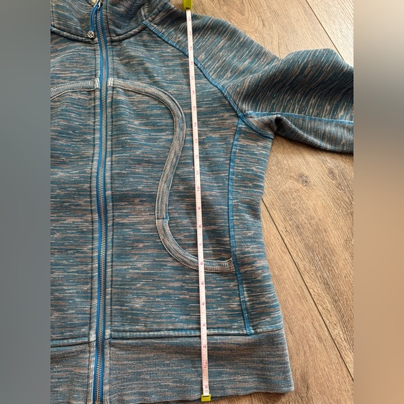 EUC- 💙Lululemon Blue and Creme We are From Space Scuba Hoodie *Stretch💙 - Picture 11 of 13